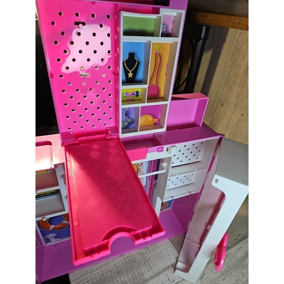 Barbie Dream Closet Playset HBV28 2021 Mattel Pink Fold-Out Closet w/ Hangers - Picture 7 of 15